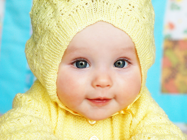 Baby In Yellow Hood wallpaper 640x480