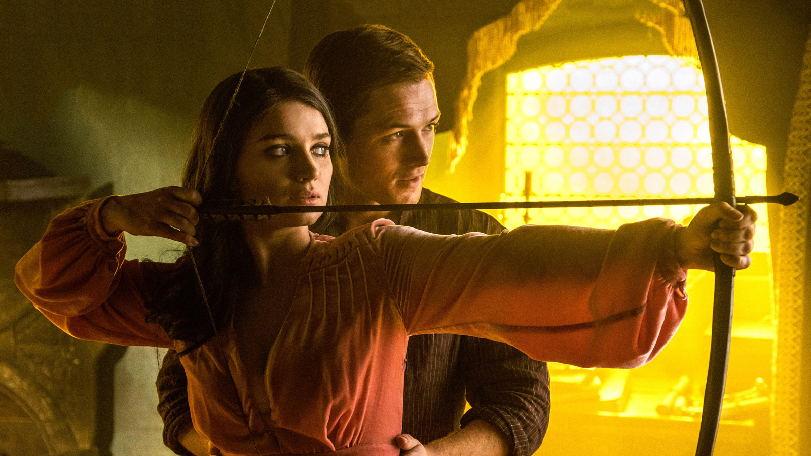 Fondo de pantalla Robin Hood with Taron Egerton and Eve Hewson 1600x900