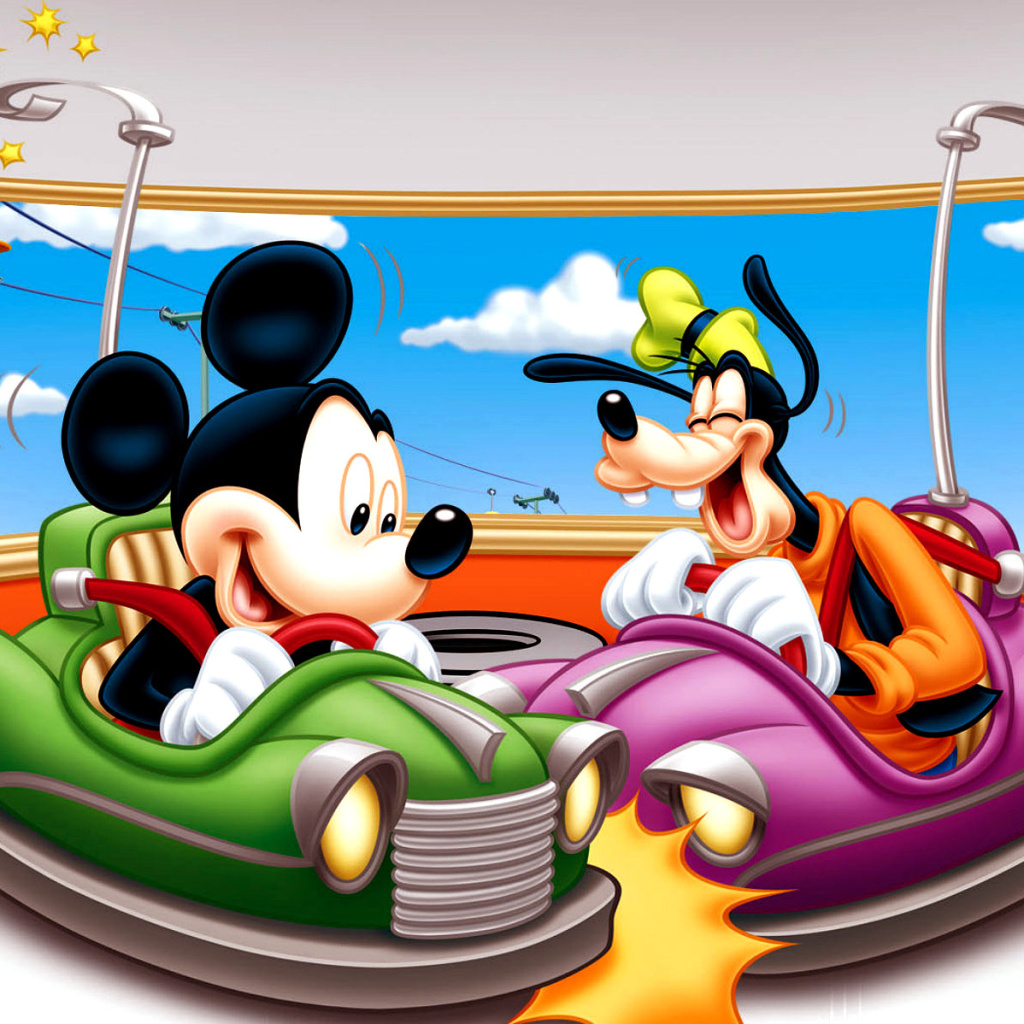 Обои Mickey Mouse in Amusement Park 1024x1024