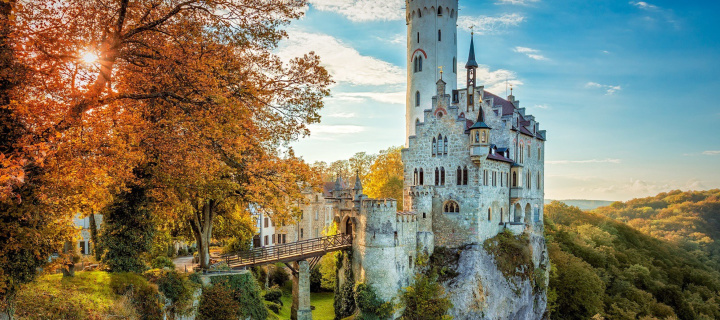 Обои Lichtenstein Castle in Wurttemberg 720x320
