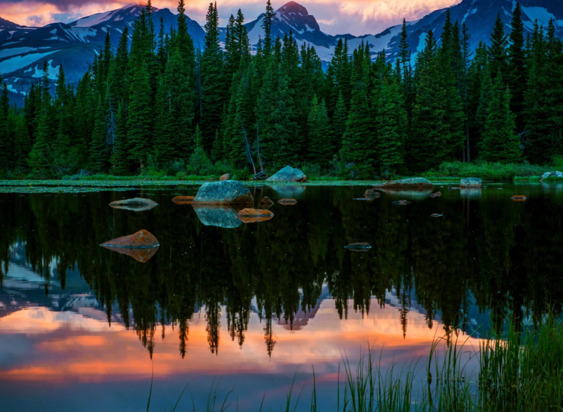 Lake In Swiss Alps screenshot #1 1920x1408