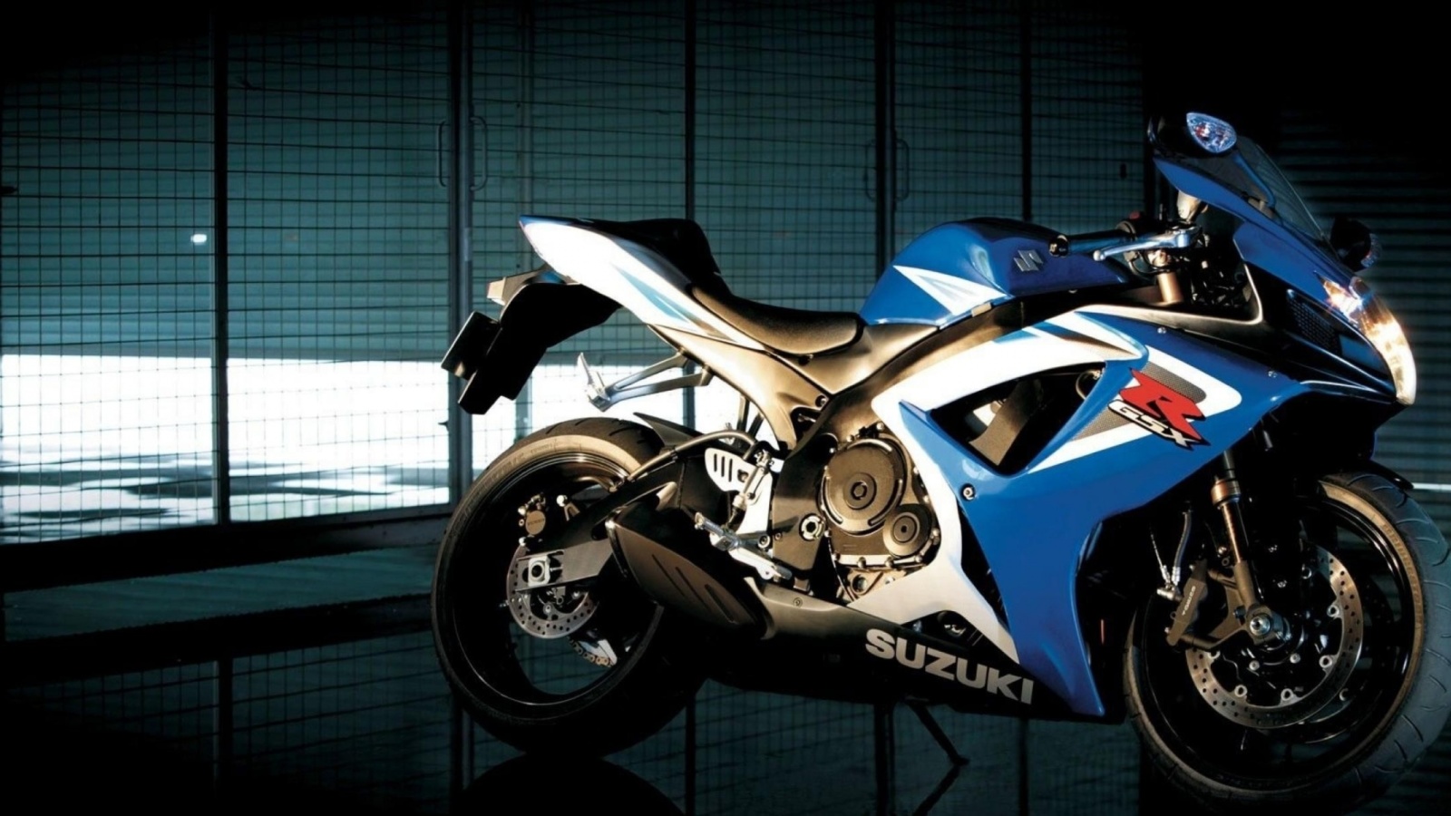 Обои Suzuki GSXR 750 1600x900