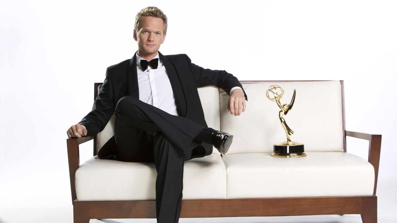 Screenshot №1 pro téma Neil Patrick Harris with Emmy Award 1366x768