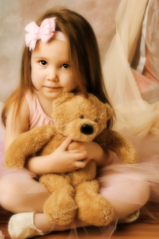 Cute Little Girl With Teddy Bear wallpaper 320x480