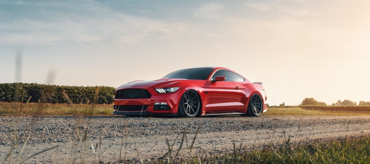 Screenshot №1 pro téma Ford Mustang GT Red 720x320