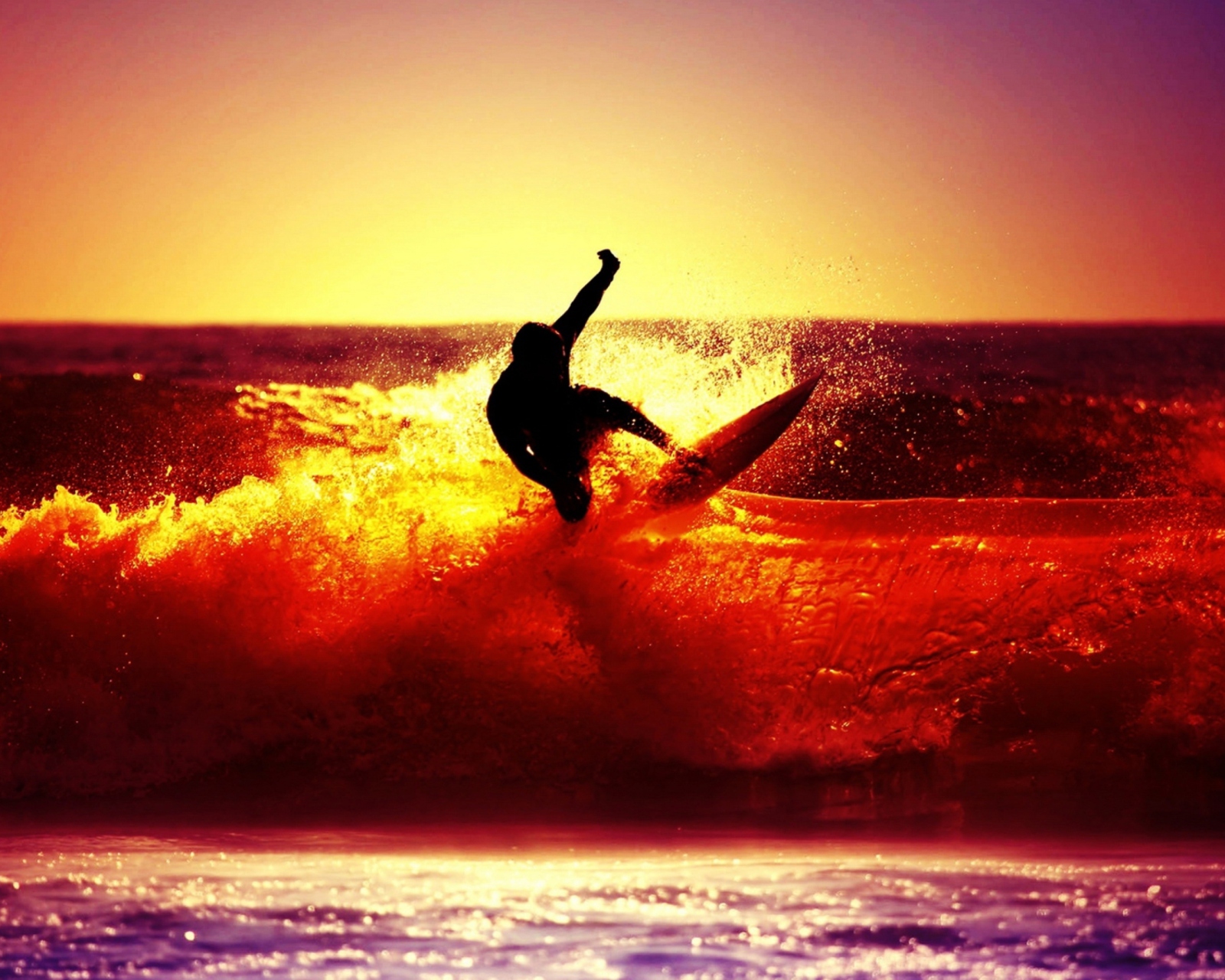 Screenshot №1 pro téma Surfing At Sunset 1600x1280