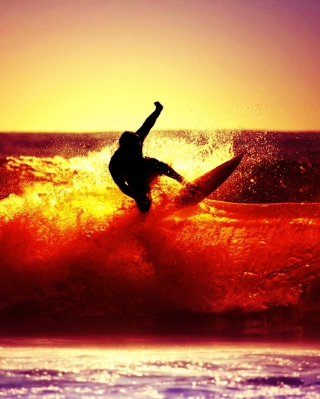 Surfing At Sunset - Obrázkek zdarma pro 320x480