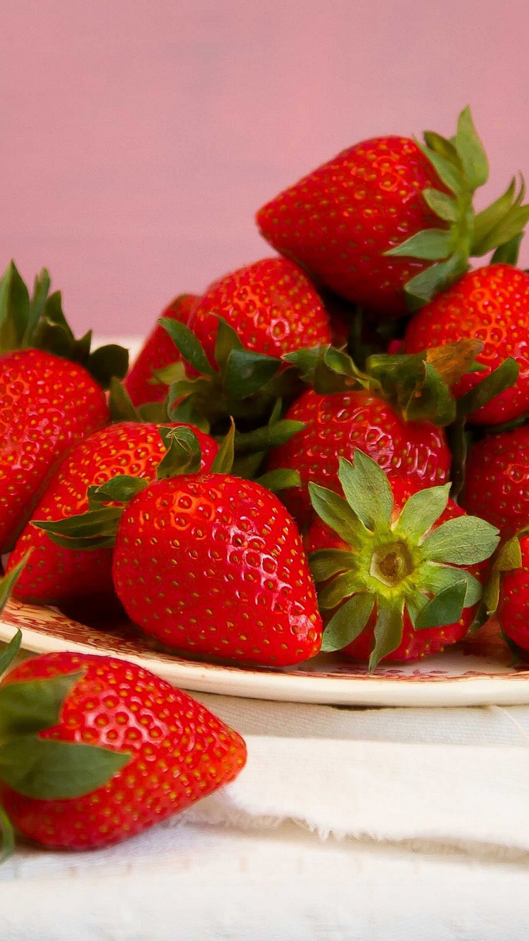Screenshot №1 pro téma Strawberries Plate 1080x1920