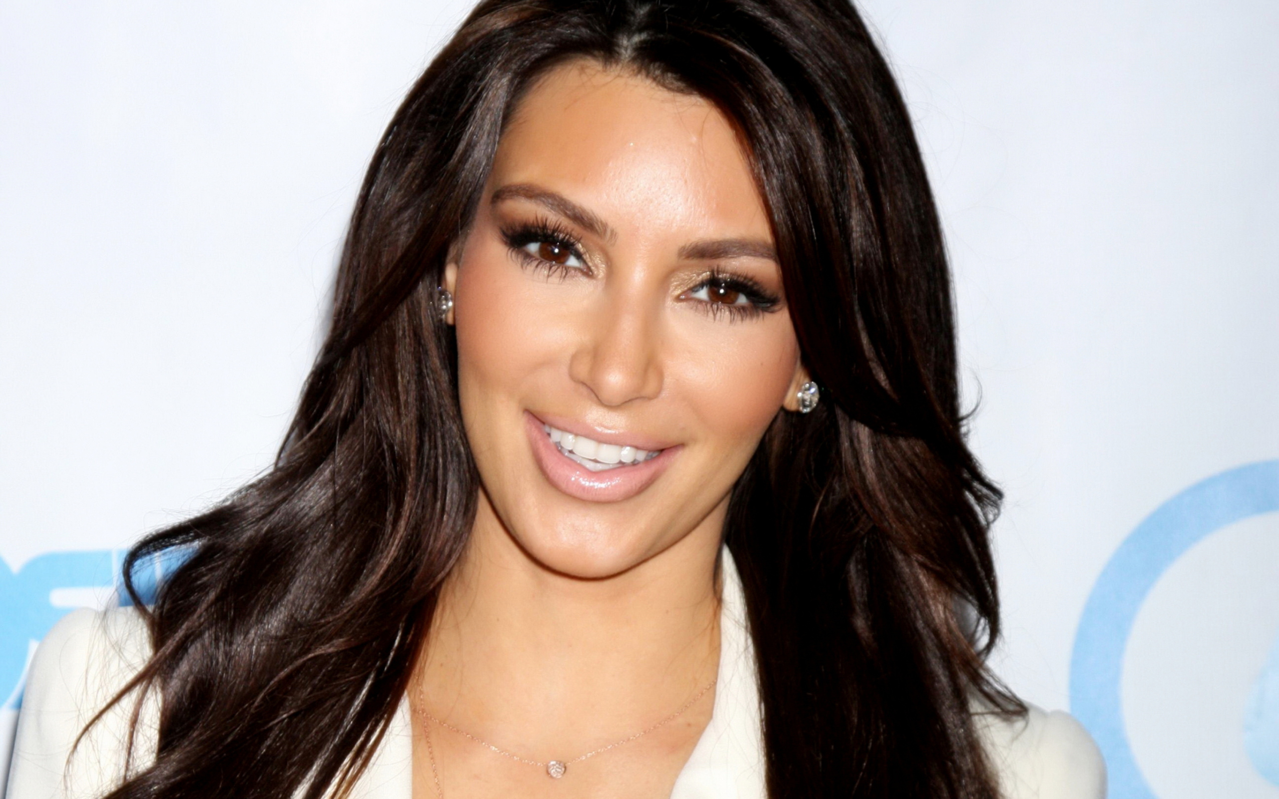 Screenshot №1 pro téma Kim Kardashian 2560x1600