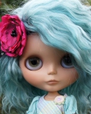 Screenshot №1 pro téma Doll With Blue Hair 128x160