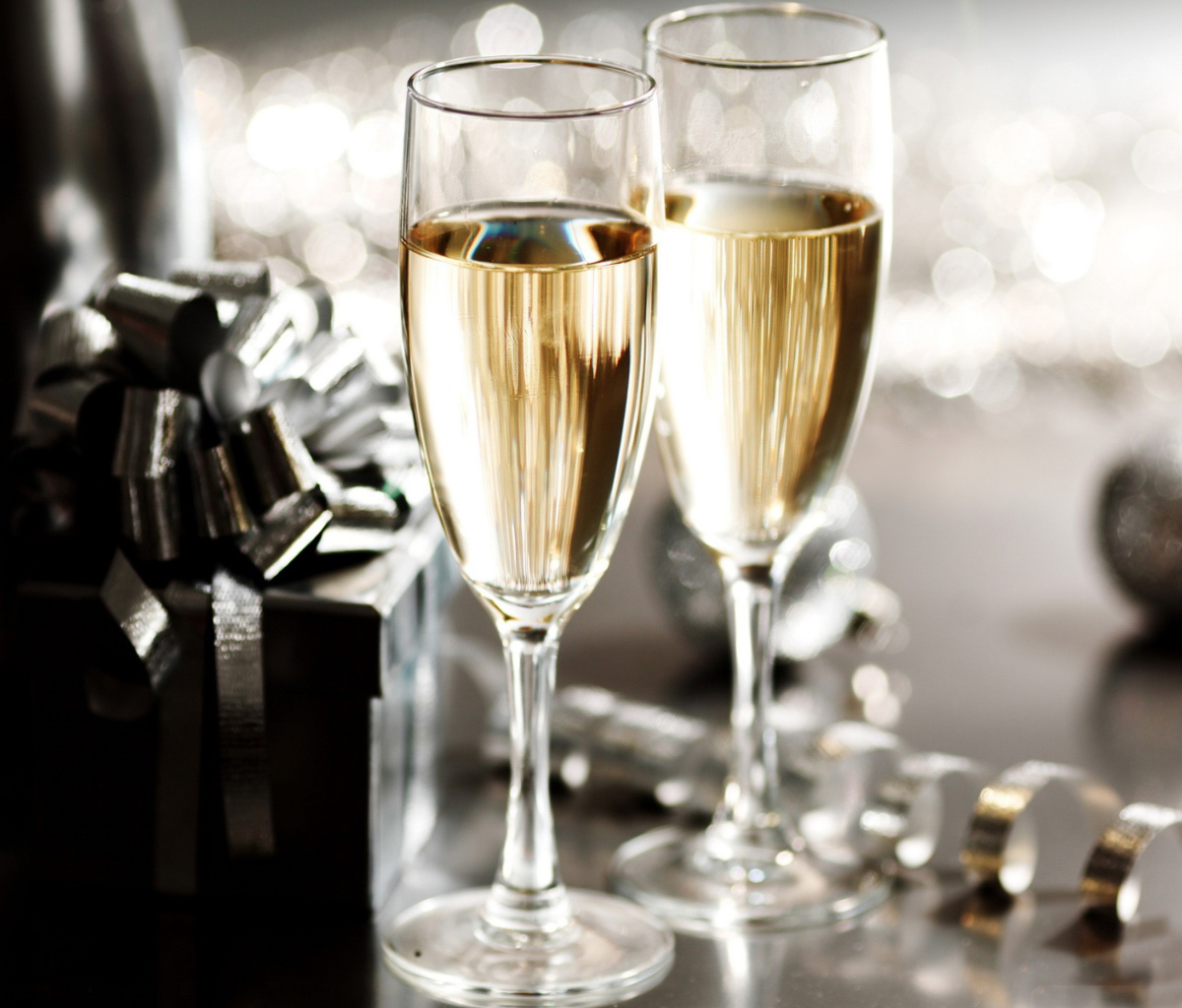 Screenshot №1 pro téma New Years Eve Champagne 1200x1024
