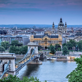 Budapest Pest Embankment - Obrázkek zdarma pro iPad Air