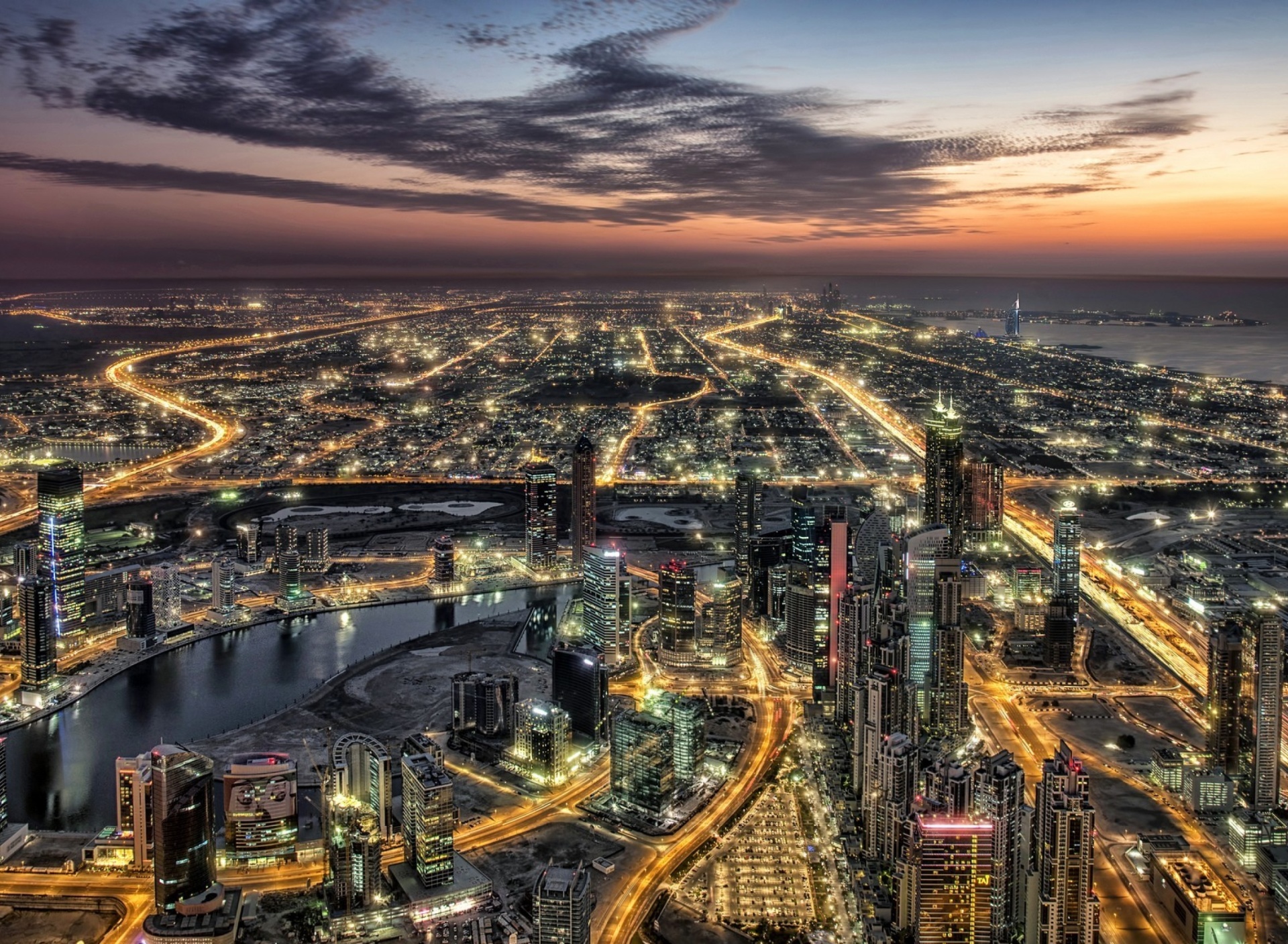 Fondo de pantalla Dubai Night City Tour in Emirates 1920x1408