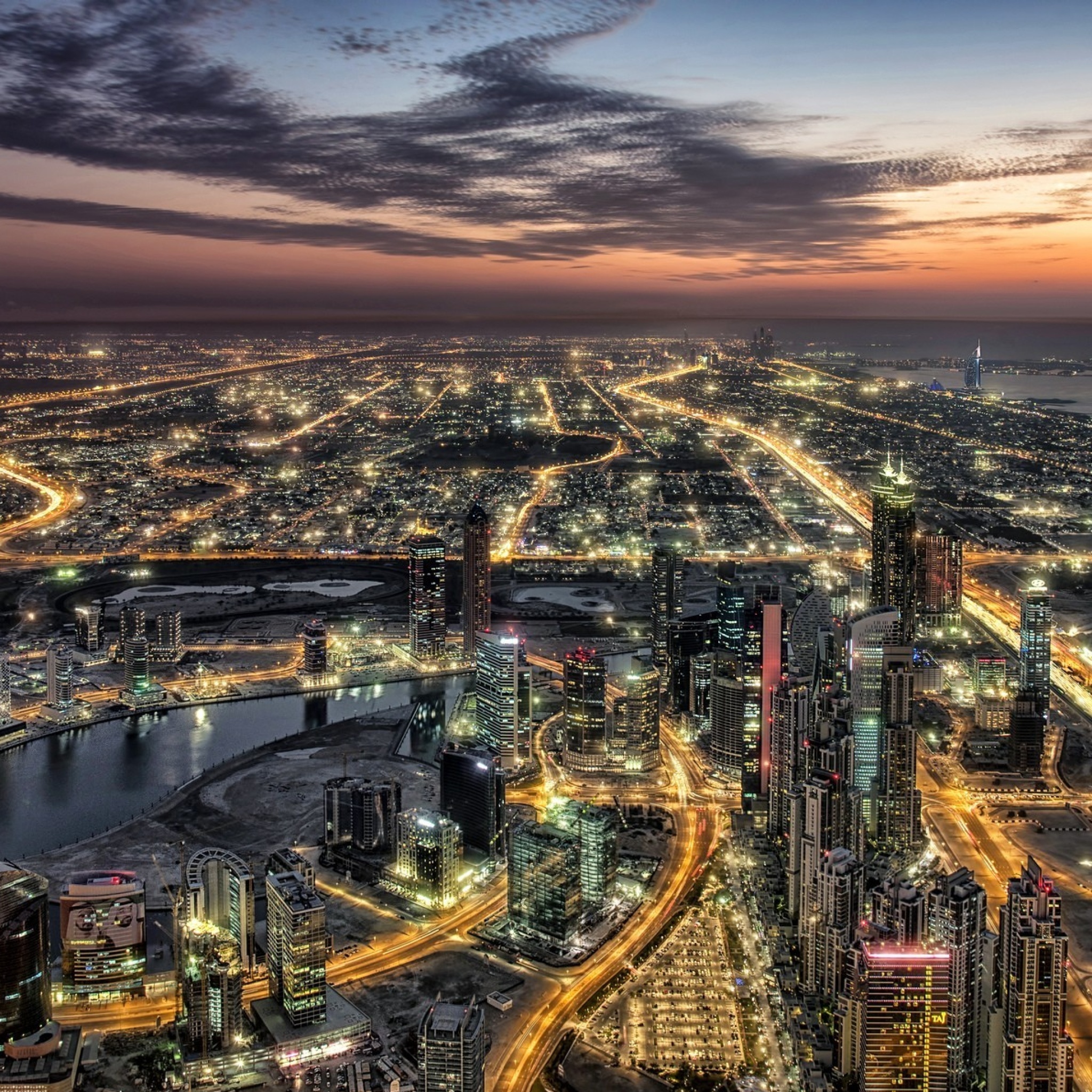 Das Dubai Night City Tour in Emirates Wallpaper 2048x2048