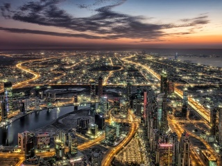 Das Dubai Night City Tour in Emirates Wallpaper 320x240