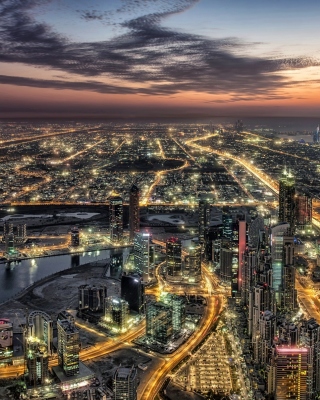 Kostenloses Dubai Night City Tour in Emirates Wallpaper für Nokia X3-02