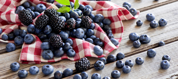 Blueberries And Blackberries screenshot #1 720x320