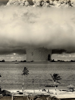Das Nuclear Bomb Near The Beach Wallpaper 240x320