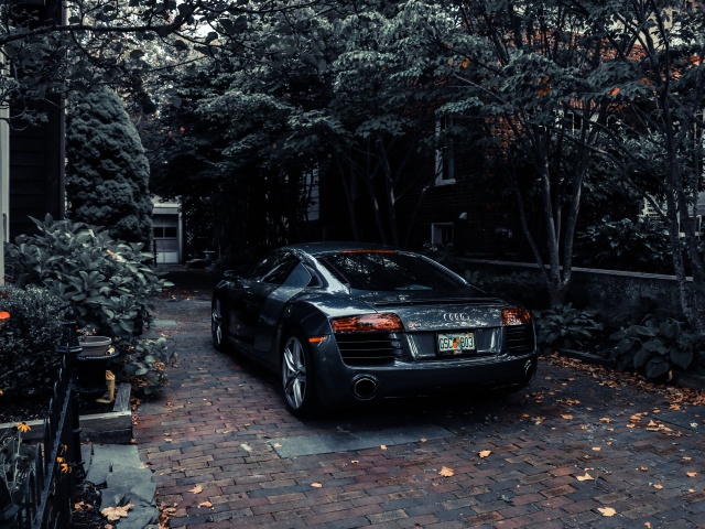 Audi R8 Black V10 wallpaper 640x480