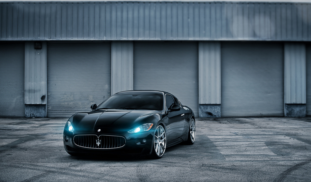 Обои Maserati GranTurismo 1024x600