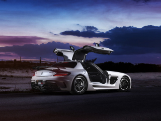 Screenshot №1 pro téma Mercedes Benz SLS 320x240