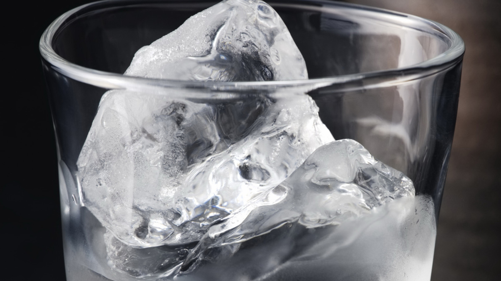 Das Ice In Glass Wallpaper 1600x900