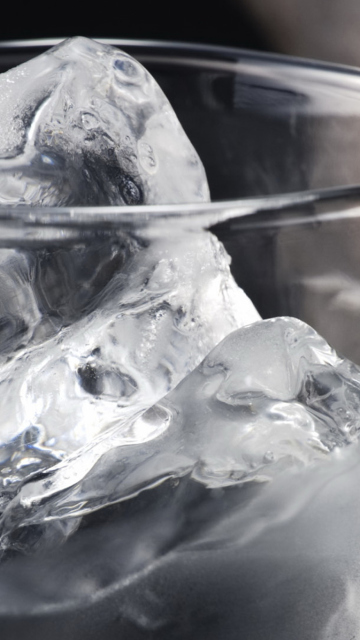 Fondo de pantalla Ice In Glass 360x640
