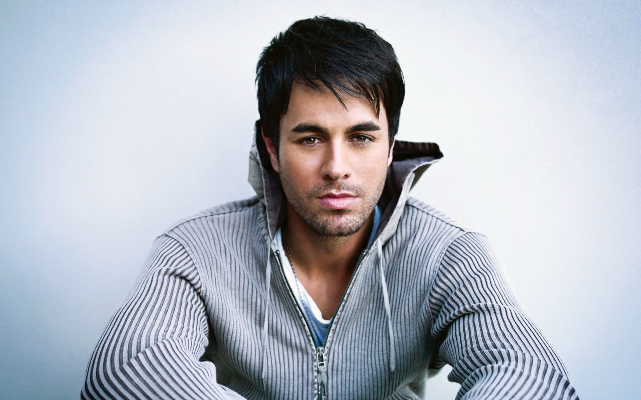 Screenshot №1 pro téma Enrique Iglesias 2560x1600