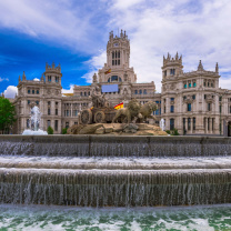 Das Plaza de Cibeles in Madrid Wallpaper 208x208