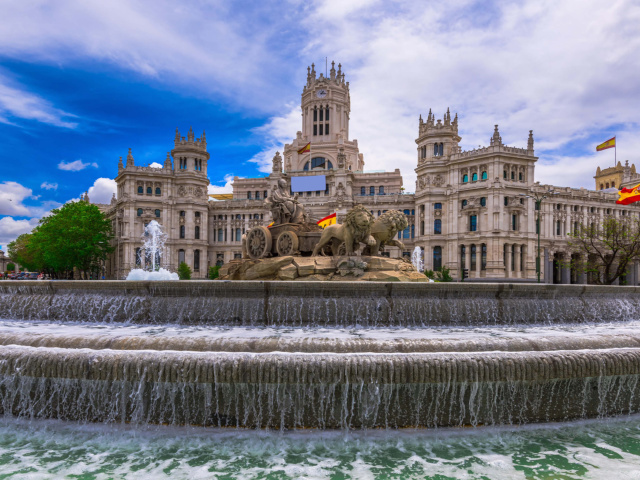 Fondo de pantalla Plaza de Cibeles in Madrid 640x480