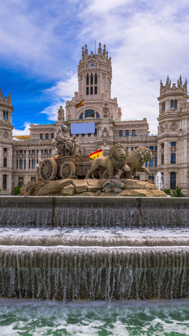 Обои Plaza de Cibeles in Madrid 750x1334