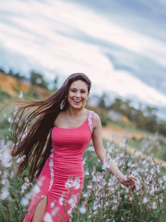 Happy Girl In Field screenshot #1 240x320