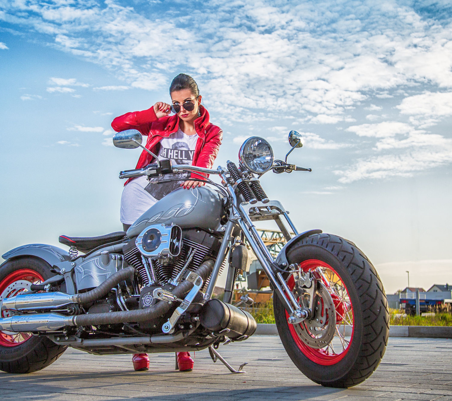 Обои Harley Davidson with Cute Girl 1440x1280