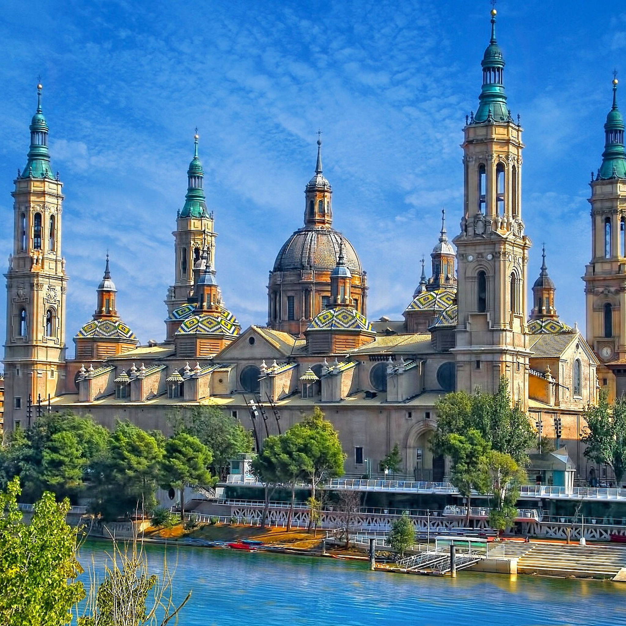 Basilica of Our Lady of the Pillar, Zaragoza, Spain screenshot #1 2048x2048