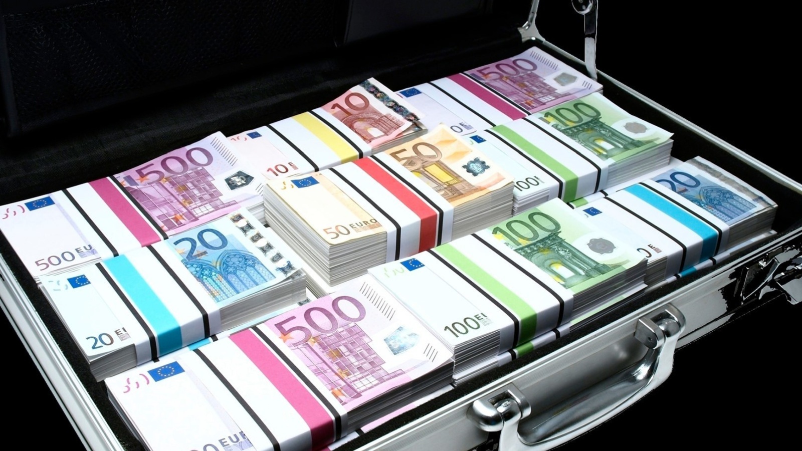 Bundle Of Euro Banknotes wallpaper 1600x900