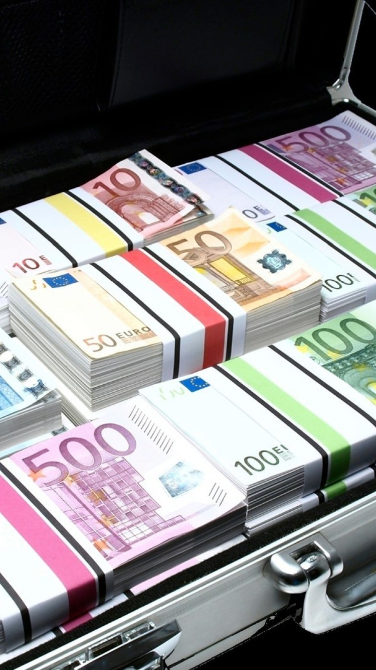Sfondi Bundle Of Euro Banknotes 750x1334