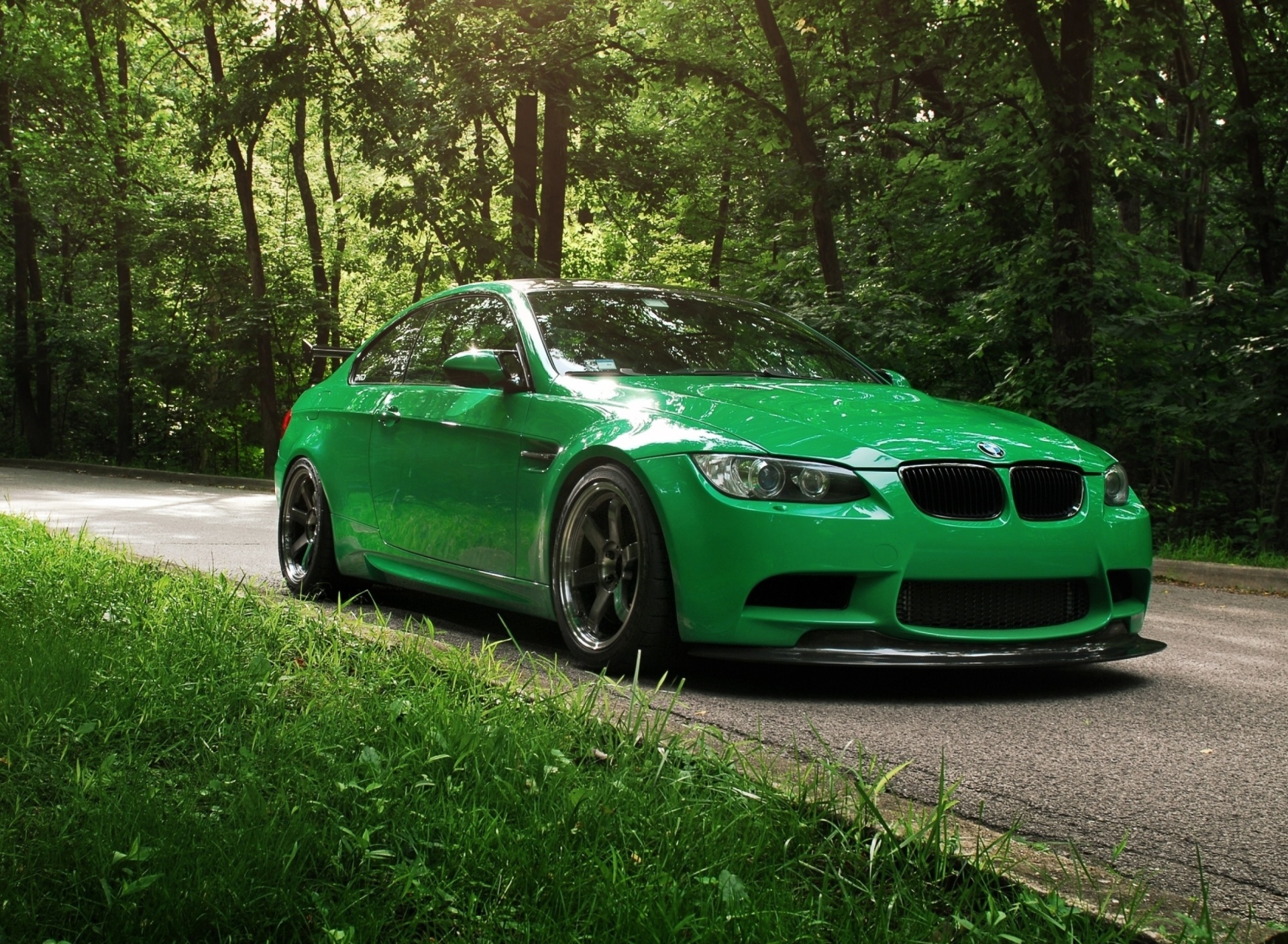 Screenshot №1 pro téma Green BMW Coupe 1920x1408