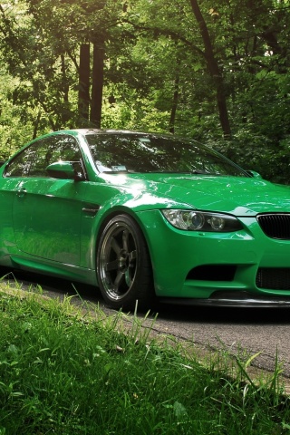 Screenshot №1 pro téma Green BMW Coupe 320x480