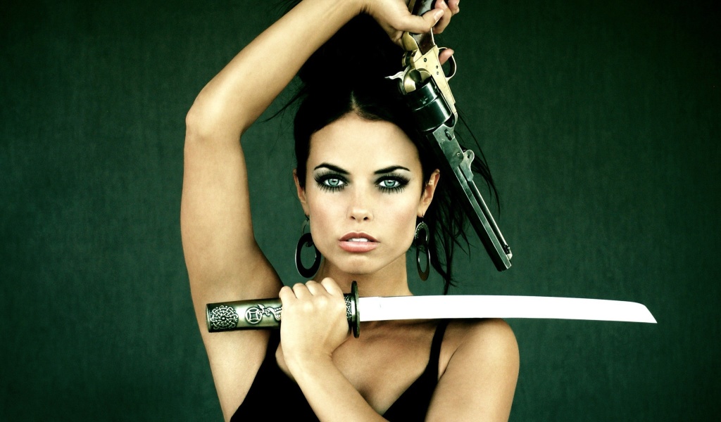 Das Warrior girl with swords Wallpaper 1024x600