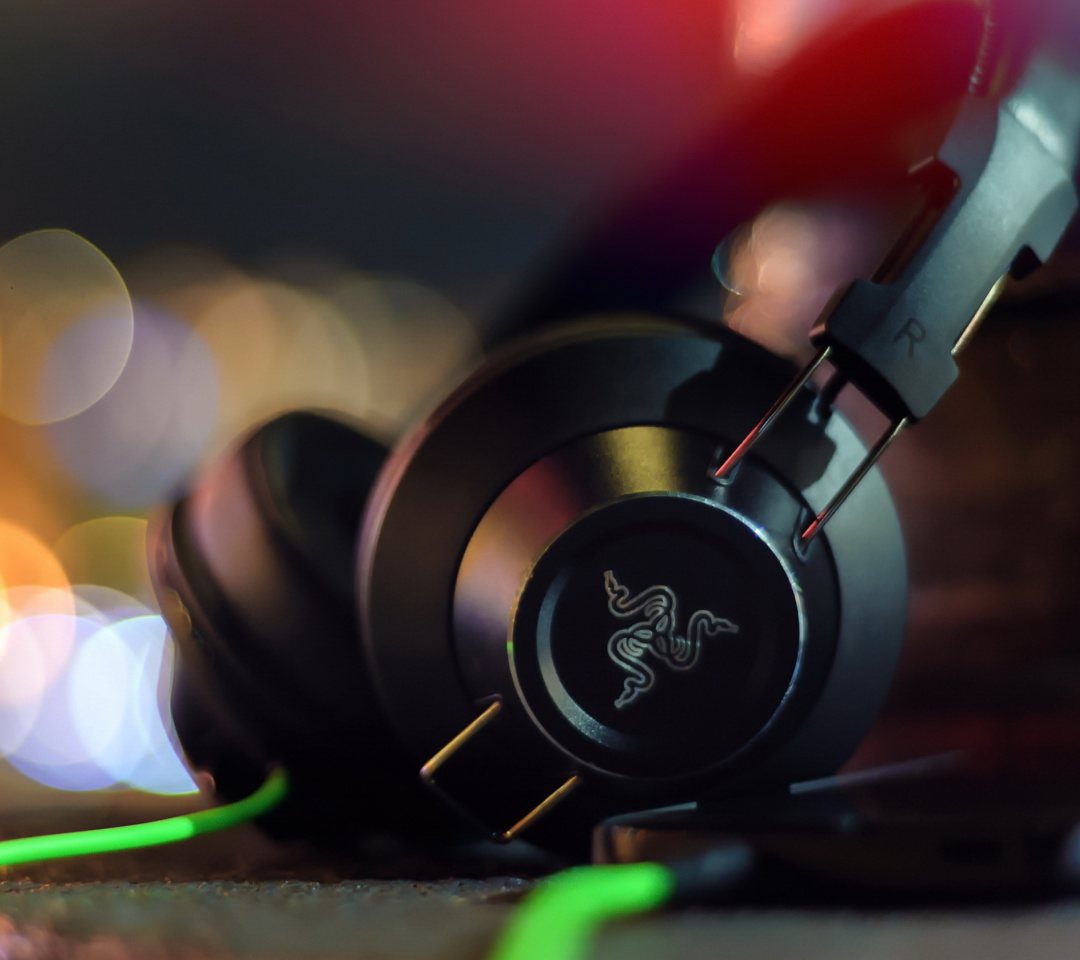 Обои Razer Adaro DJ Analog Headphones 1080x960