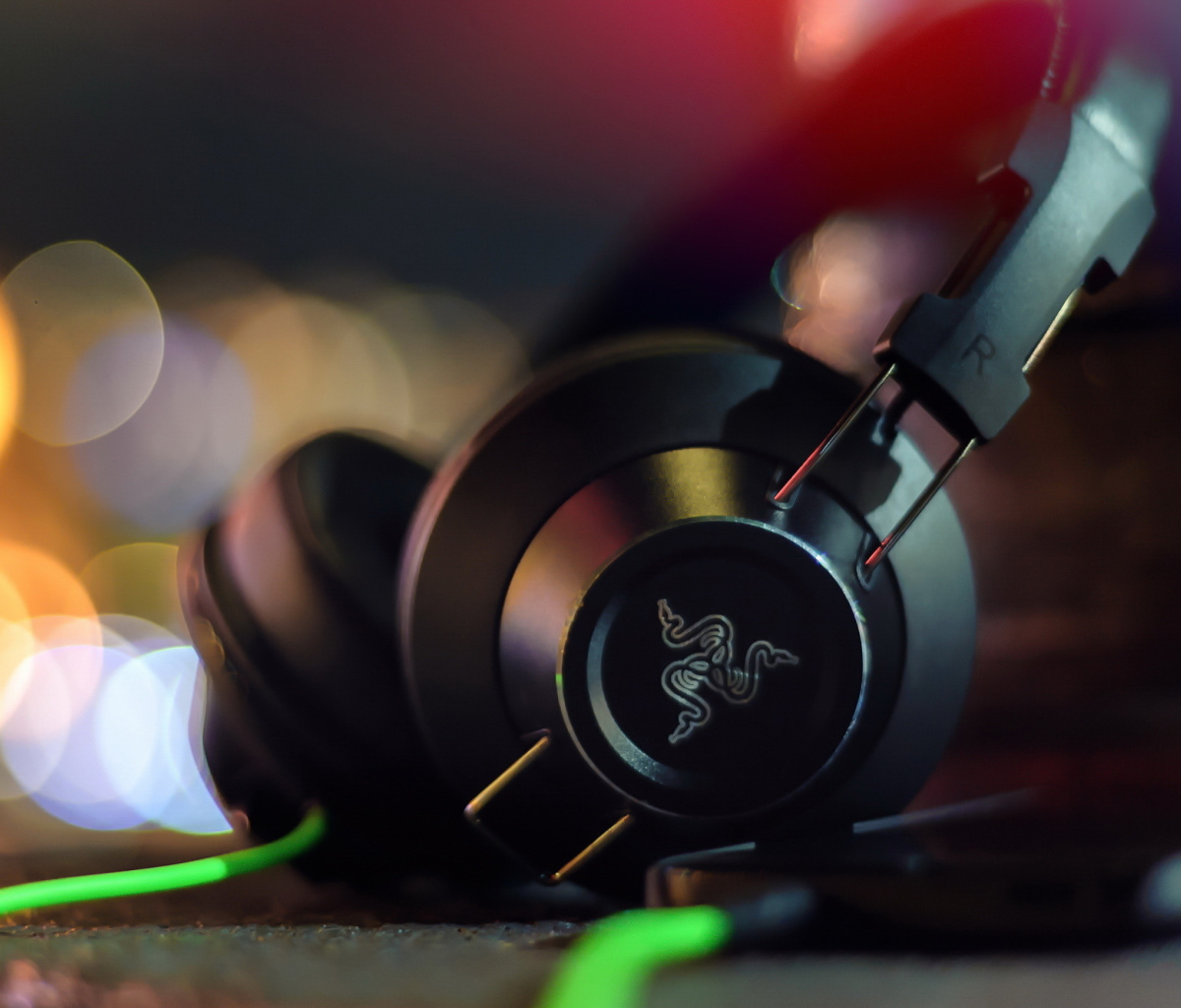 Razer Adaro DJ Analog Headphones wallpaper 1200x1024