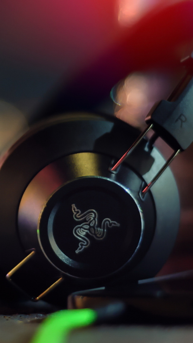 Razer Adaro DJ Analog Headphones screenshot #1 640x1136