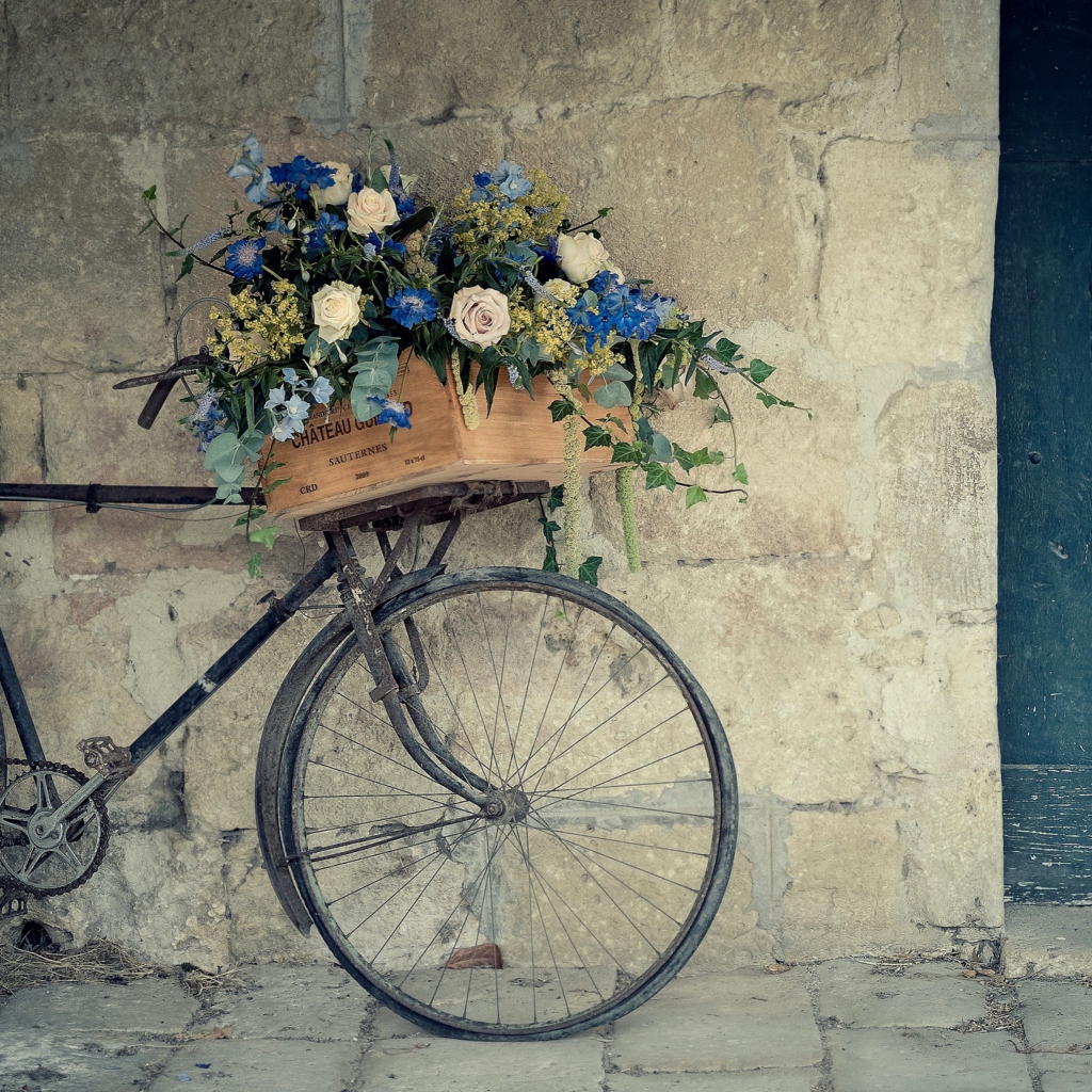 Das Bicycle With Basket Full Of Flowers Wallpaper 1024x1024