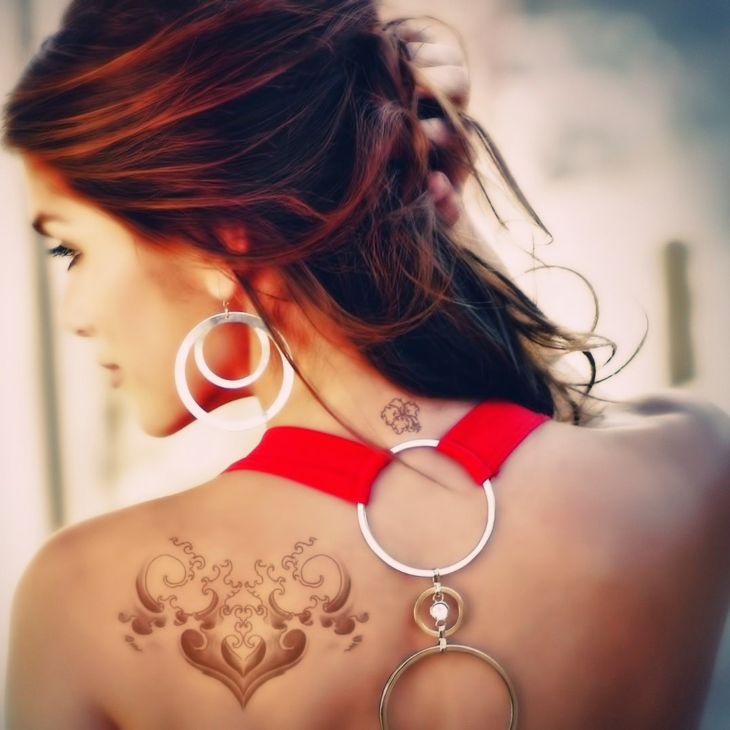 Girl With Tattoo On Her Back wallpaper 1024x1024