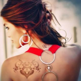 Girl With Tattoo On Her Back papel de parede para celular para iPad mini