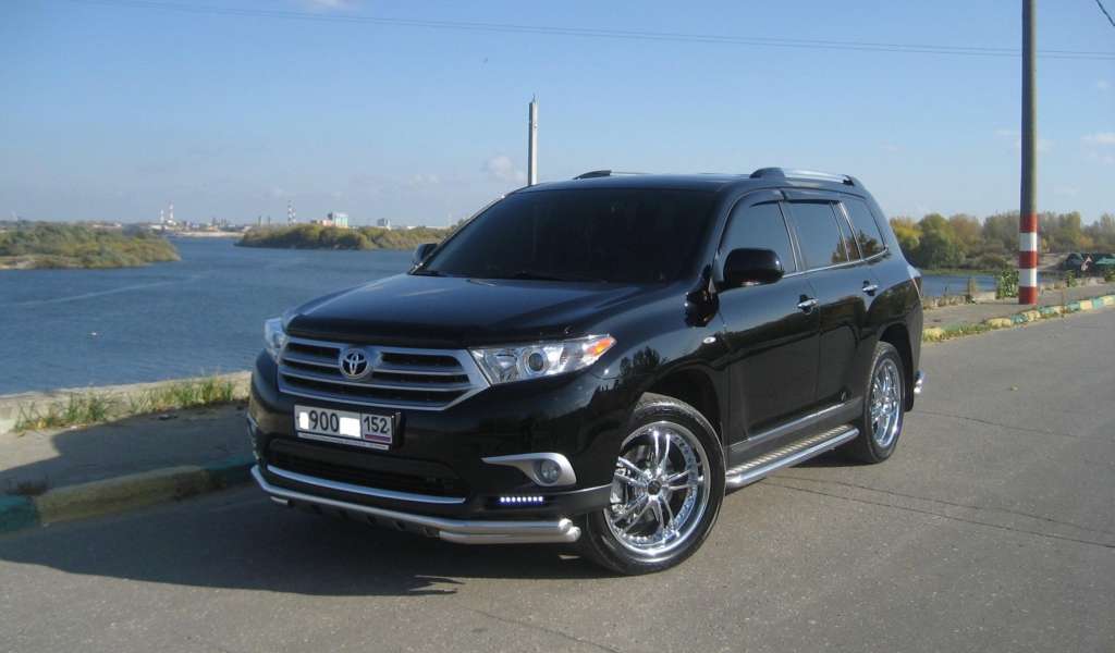 Fondo de pantalla Toyota Highlander 1024x600