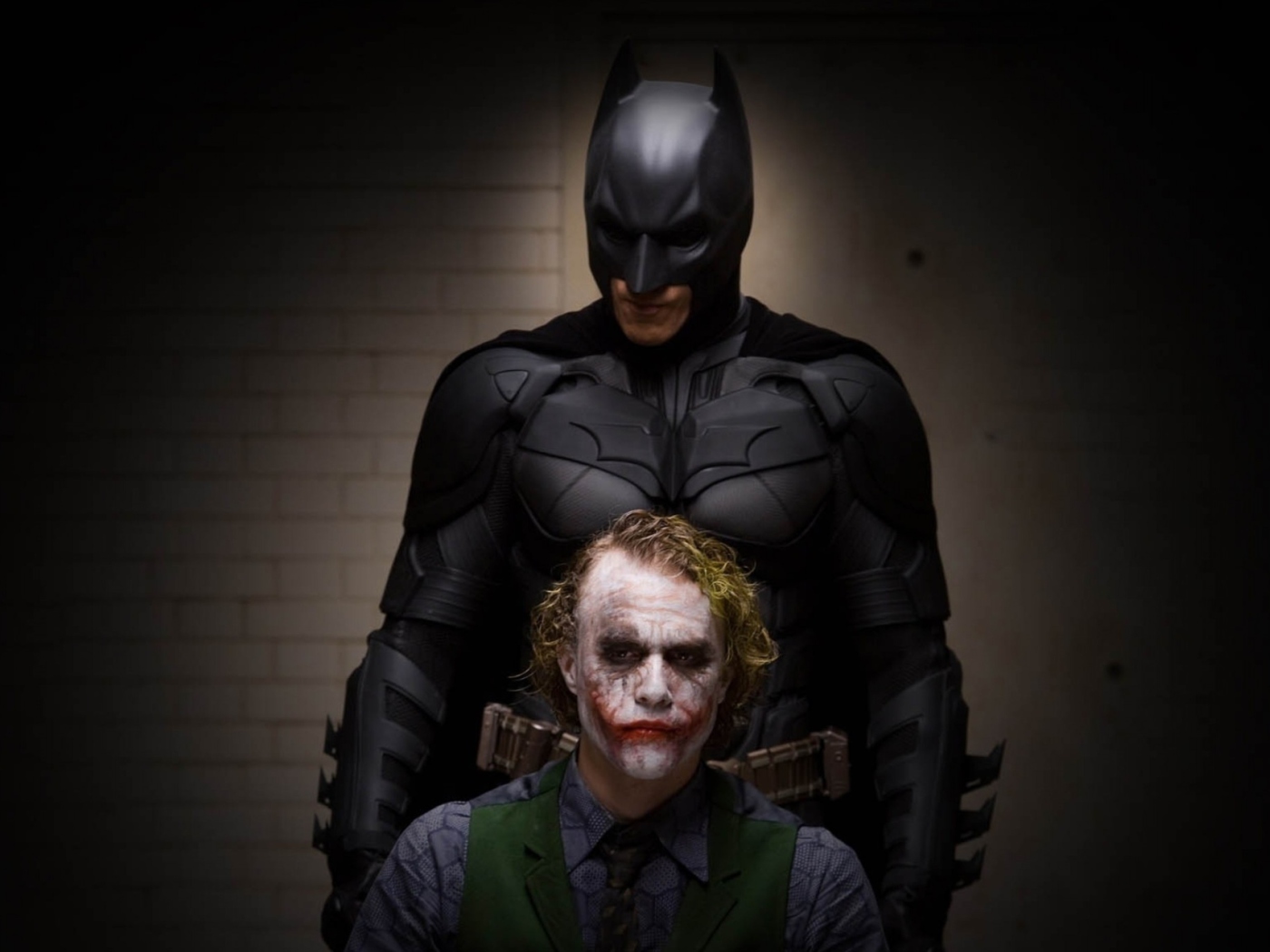 Batman And Joker wallpaper 1400x1050