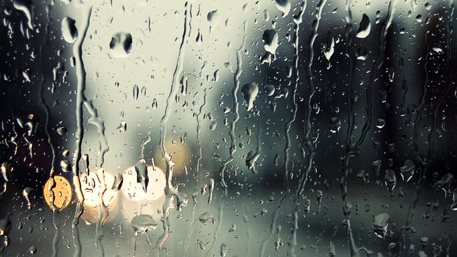 Rain Drops On Window wallpaper 1600x900
