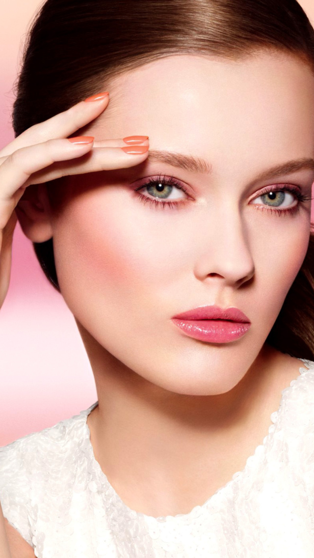 Chanel Lipstick wallpaper 640x1136