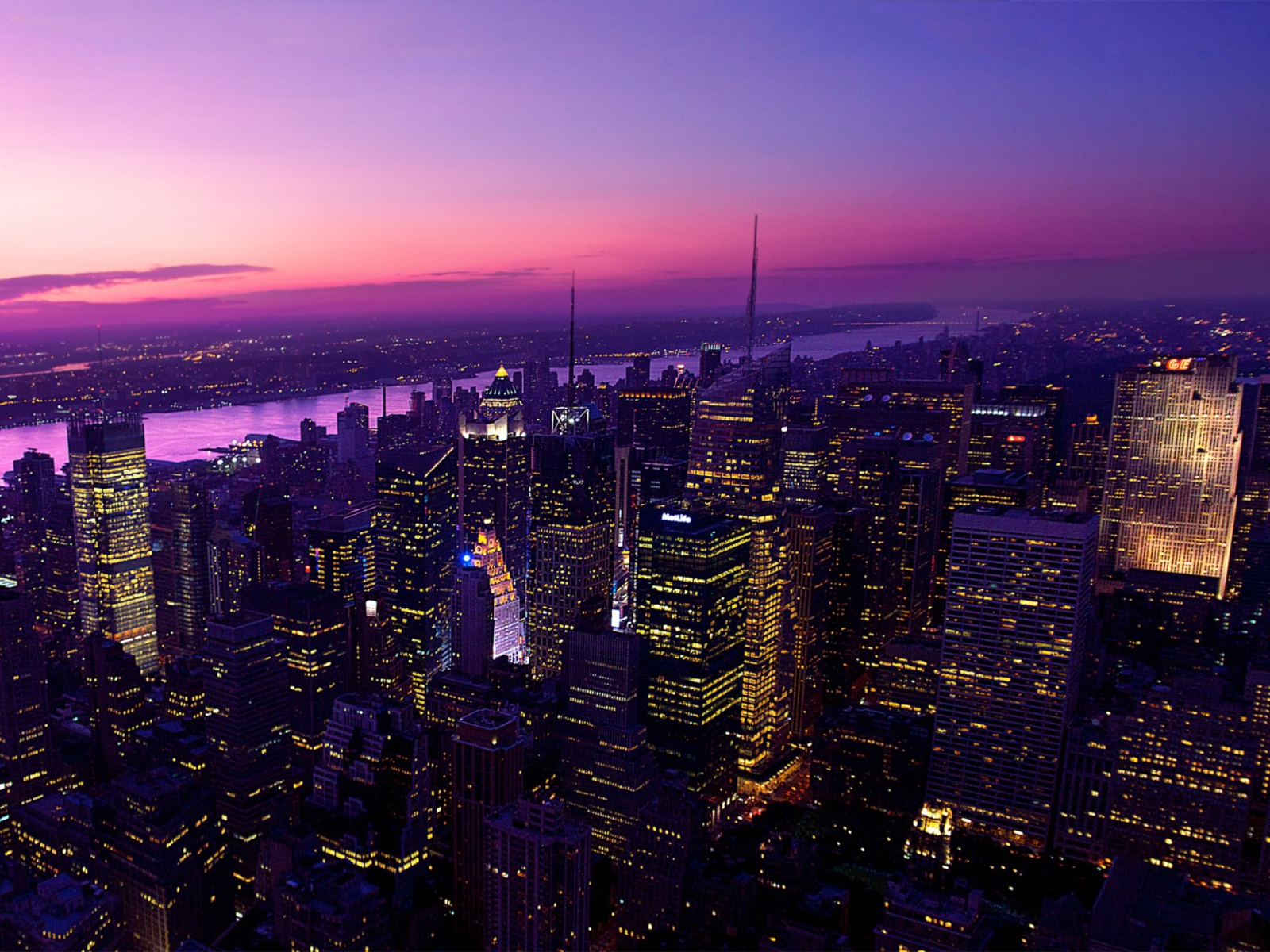 Fondo de pantalla Twilight In New York City 1600x1200